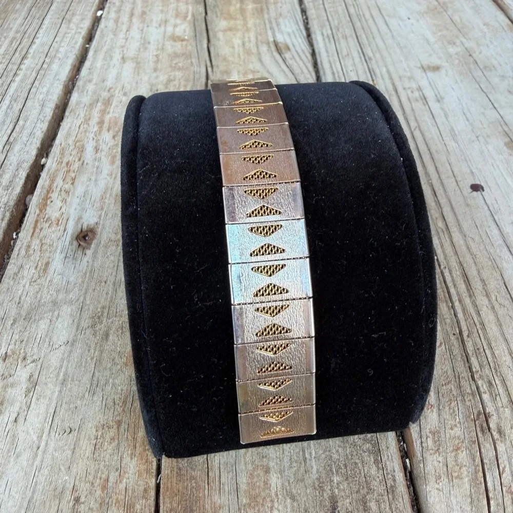 Vintage Panel Bracelet Womens‎ 7.5 Inch Gold Tone Geometric Textured Mesh Link